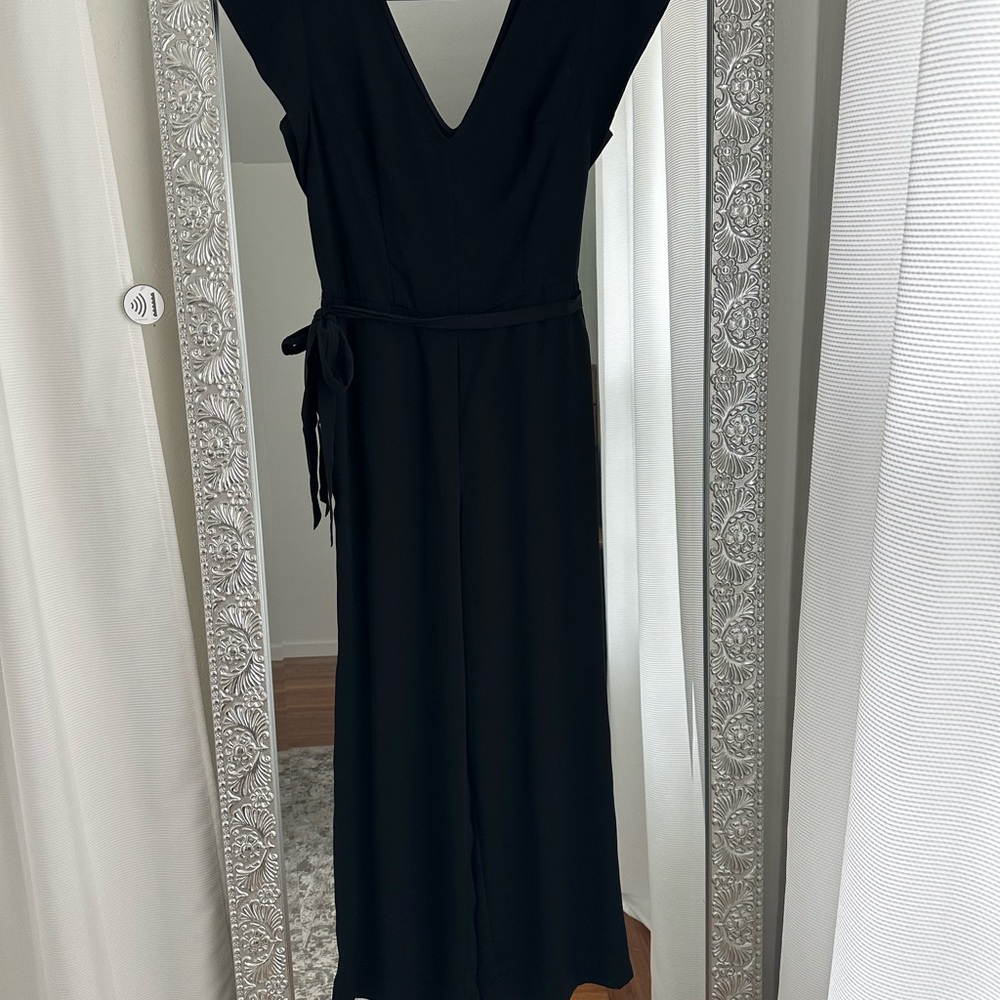 Elegant Black V-Neck Jumpsuit